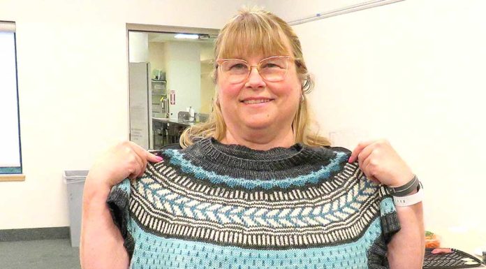 Laurie Mackay, Tigard Knitting Guild