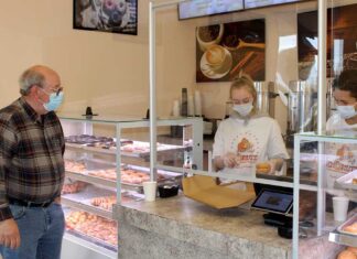 Gorilla Donuts is king of the pastry world King City resident David Chamberlin buys a box of Gorilla Donuts