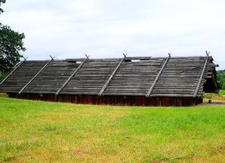 Native Americans in the Columbia Basin Cedar plank house with roof vents.