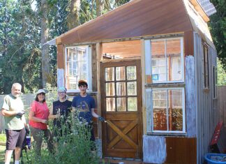 Greenhouse rises to grow year-round produce for food pantry