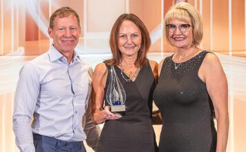 Tigard’s Shelly Wells wins top sales award in FASTSIGNS Network