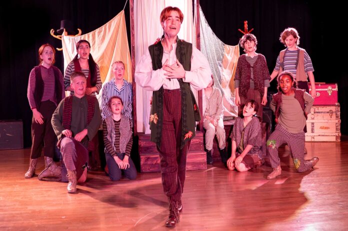 Xander-Dean-performs-as-Peter-Pan-Movie-Theatrics-WEB