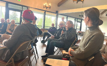A back and forth between seniors: Tigard High School Seniors relate to Senior Citizens Many participating Summerfield residents recounted stories about Portland’s population surge in the 1950s on March 15, 2026. Jackson Kimball/Tigard Life