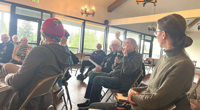A back and forth between seniors: Tigard High School Seniors relate to Senior Citizens Many participating Summerfield residents recounted stories about Portland’s population surge in the 1950s on March 15, 2026. Jackson Kimball/Tigard Life