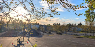 Tigard Approves Redevelopment Strategy for $12M Former Cinema Site The city of Tigard’s development arm aims to turn the former Tigard Regal 11 cinema site near Southwest Pacific Highway into both a park and a development likely combining housing and retail. The city bought the now-empty city in August.