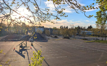 Tigard Approves Redevelopment Strategy for $12M Former Cinema Site The city of Tigard’s development arm aims to turn the former Tigard Regal 11 cinema site near Southwest Pacific Highway into both a park and a development likely combining housing and retail. The city bought the now-empty city in August.