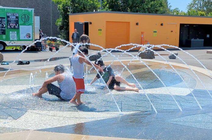 Tigard Splash Pad at the Universal Plaza Park in 2023