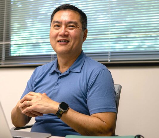 Mayor Hu: ‘They are just like my neighbors’ Tigard Mayor Yi-Kang Hu speaks in his office during a wide-ranging interview on June 23. Hu reviewed his eight-month tenure, a period defined by balancing a budget with a $6.5 million deficit and supporting the city’s proposed $150 million bond levy for a joint police and public-works campus, which voters resoundingly rejected.