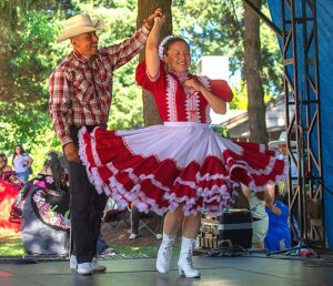 Dancers at Viva Tualatin Festival