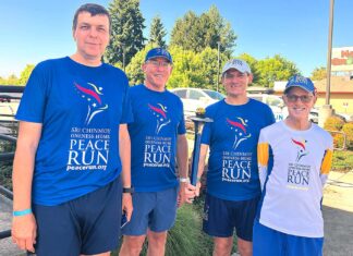 Peace Run Passes Through Tigard Teammates on the Sri Chinmoy Oneness-Home Peace Run ended their June 20 run from Otis, Oregon to Tigard at the Natural Grocers on Pacific Highway.