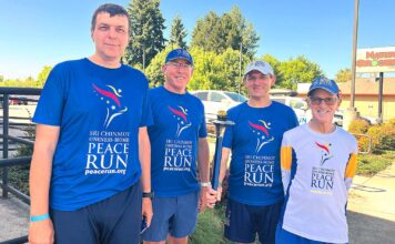 Peace Run Passes Through Tigard Teammates on the Sri Chinmoy Oneness-Home Peace Run ended their June 20 run from Otis, Oregon to Tigard at the Natural Grocers on Pacific Highway.