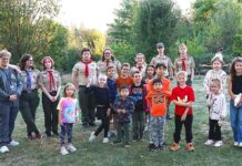 Scouts Bring Outdoor Cooking to Kids Night Out Participants from Tigard Parks & Rec’s Kids’ Night Out team up with scouts and adult leaders from Tigard Troops 797 and 799 for an evening of hands-on learning.
