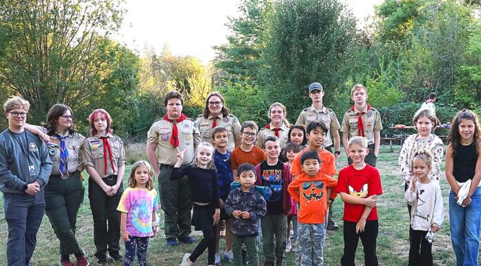 Scouts Bring Outdoor Cooking to Kids Night Out Participants from Tigard Parks & Rec’s Kids’ Night Out team up with scouts and adult leaders from Tigard Troops 797 and 799 for an evening of hands-on learning.